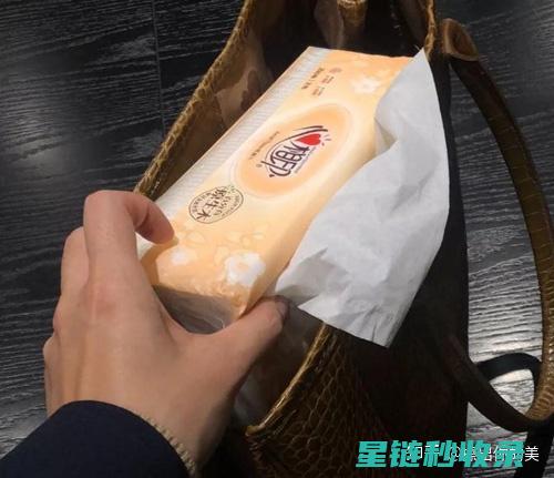 日常包包存放指南：延长包包使用寿命 (日常包包存放时间多久)